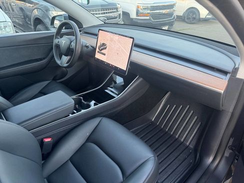 Used 2020 Tesla Model Y Long Range image 14