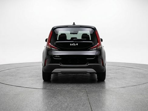 Used 2025 Kia Soul LX w/ LX Technology Package FWD image 7