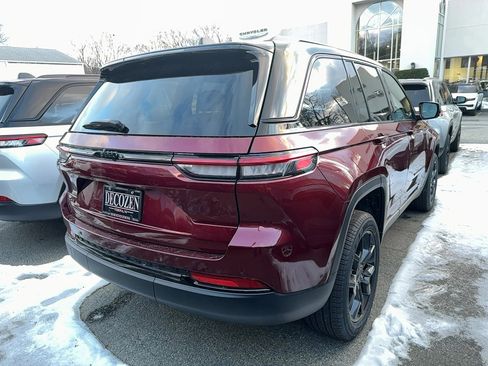 New 2025 Jeep Grand Cherokee Limited image 3