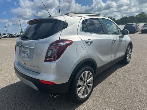 Used 2020 Buick Encore Preferred FWD image 3