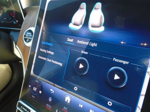 Used 2023 Mercedes-Benz GLC 300 4MATIC image 24