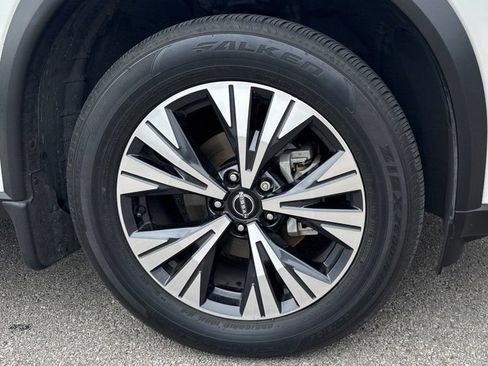 Used 2023 Nissan Rogue SV FWD image 7