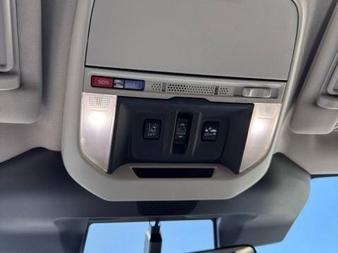 Certified 2023 Subaru Forester Premium AWD/4WD image 9