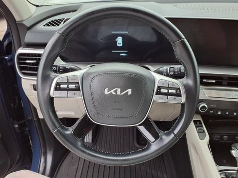 Used 2025 Kia Telluride S FWD image 13