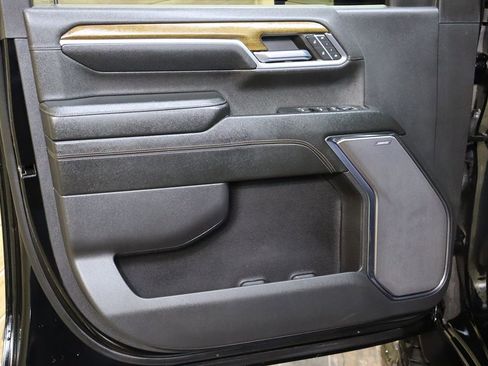 Used 2024 Chevrolet Silverado 2500 High Country w/ High Country Premium Package image 45