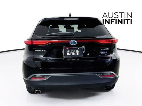Used 2021 Toyota Venza LE w/ Carpet Mat Package (TMS) AWD/4WD image 6