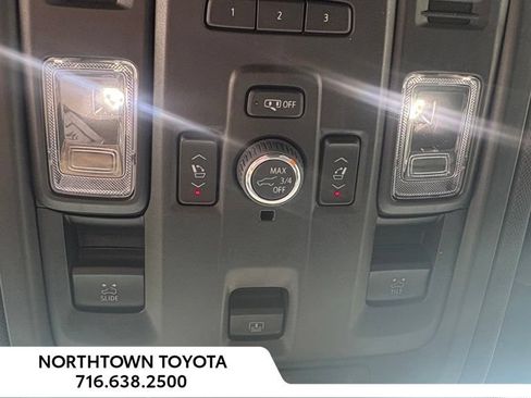Used 2022 Chevrolet Tahoe LT w/ Luxury Package AWD/4WD image 27