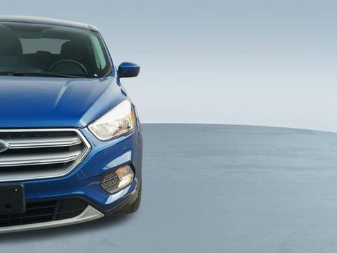 Used 2017 Ford Escape SE w/ SE Cold Weather Package image 38