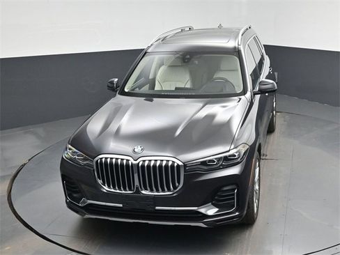 Used 2022 BMW X7 xDrive40i w/ Executive Package image 48