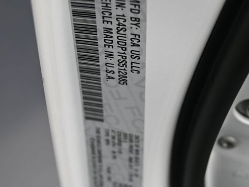 Used 2023 Jeep Wagoneer Series III w/ Preferred Equipment Group image 17