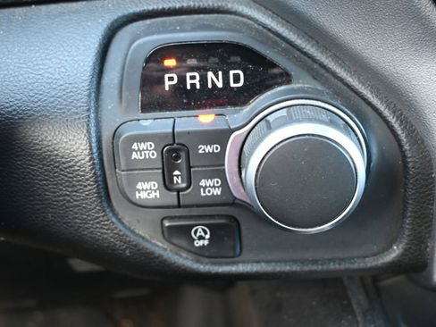 Used 2025 RAM 1500 Big Horn AWD/4WD image 18