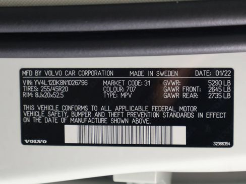 Certified 2022 Volvo XC60 B5 Momentum w/ Climate Package FWD image 16