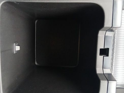 New 2026 Jeep Grand Cherokee Altitude image 27