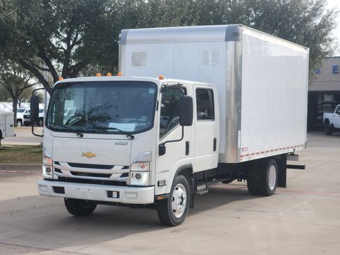 New 2025 Chevrolet Low Cab Forward image 16