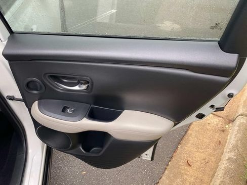 Used 2024 Honda HR-V EX-L image 34