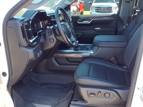 Used 2025 Chevrolet Silverado 1500 LTZ w/ Technology Package AWD/4WD image 11