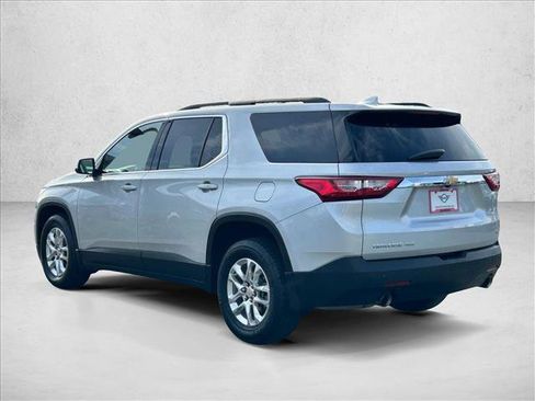 Used 2020 Chevrolet Traverse LT w/ Driver Confidence II Package image 8