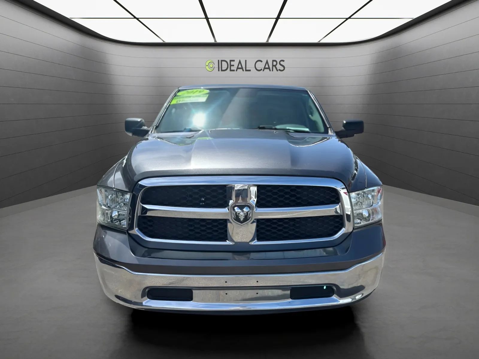 Used 2019 RAM 1500 Classic SLT w/ Luxury Group AWD/4WD image 2