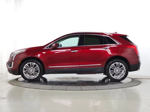 Used 2017 Cadillac XT5 Premium Luxury AWD/4WD image 2