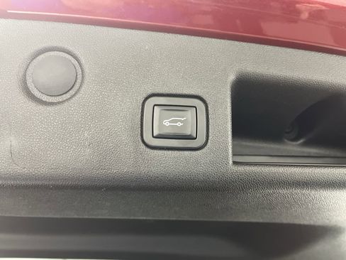 Used 2019 Chevrolet Equinox LT w/ Sun & Navigation Package image 31