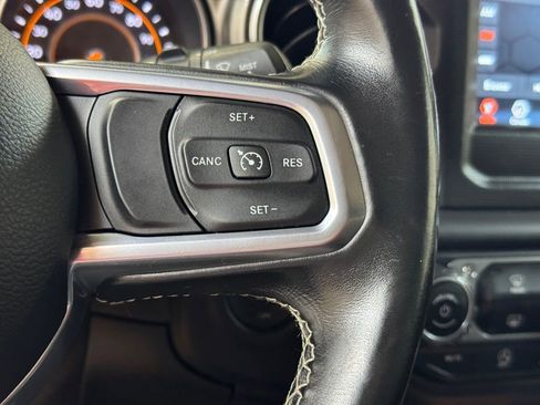 Used 2019 Jeep Wrangler Unlimited Sahara AWD/4WD image 34