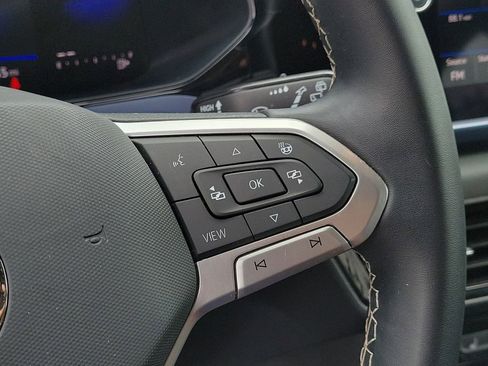 Used 2023 Volkswagen Taos SE image 30