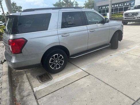 Certified 2022 Ford Expedition XLT AWD/4WD image 6