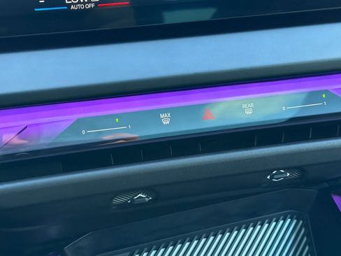 Used 2025 BMW X3 xDrive30i w/ Premium Package image 27