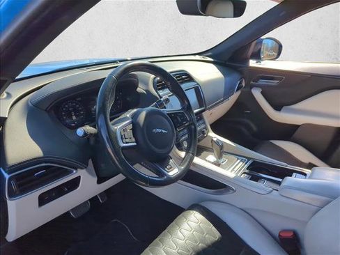 Used 2019 Jaguar F-PACE SVR image 8