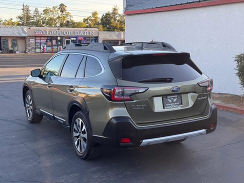 Used 2023 Subaru Outback Limited AWD/4WD image 4