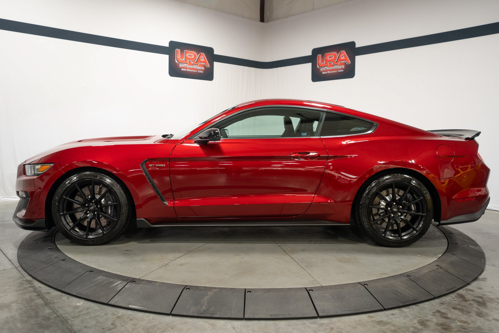 Used 2017 Ford Mustang Shelby GT350 w/ Electronics Package RWD image 10