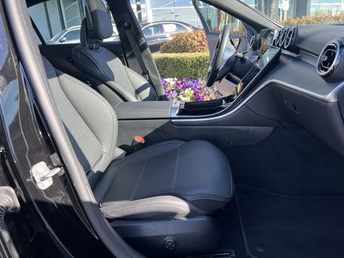 Used 2025 Mercedes-Benz C 300 Sedan image 35