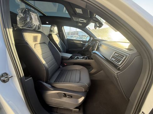 New 2026 Volkswagen Atlas Cross Sport SEL R-Line image 23