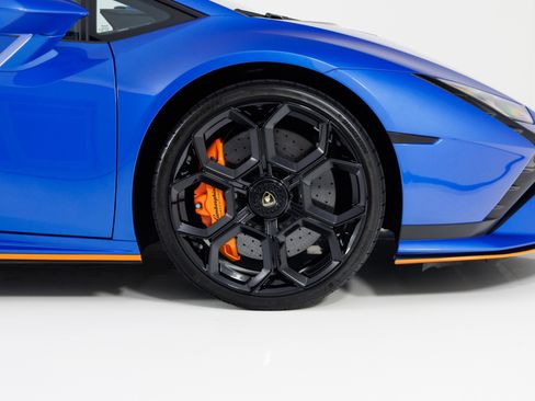 Used 2023 Lamborghini Huracan Tecnica RWD image 13