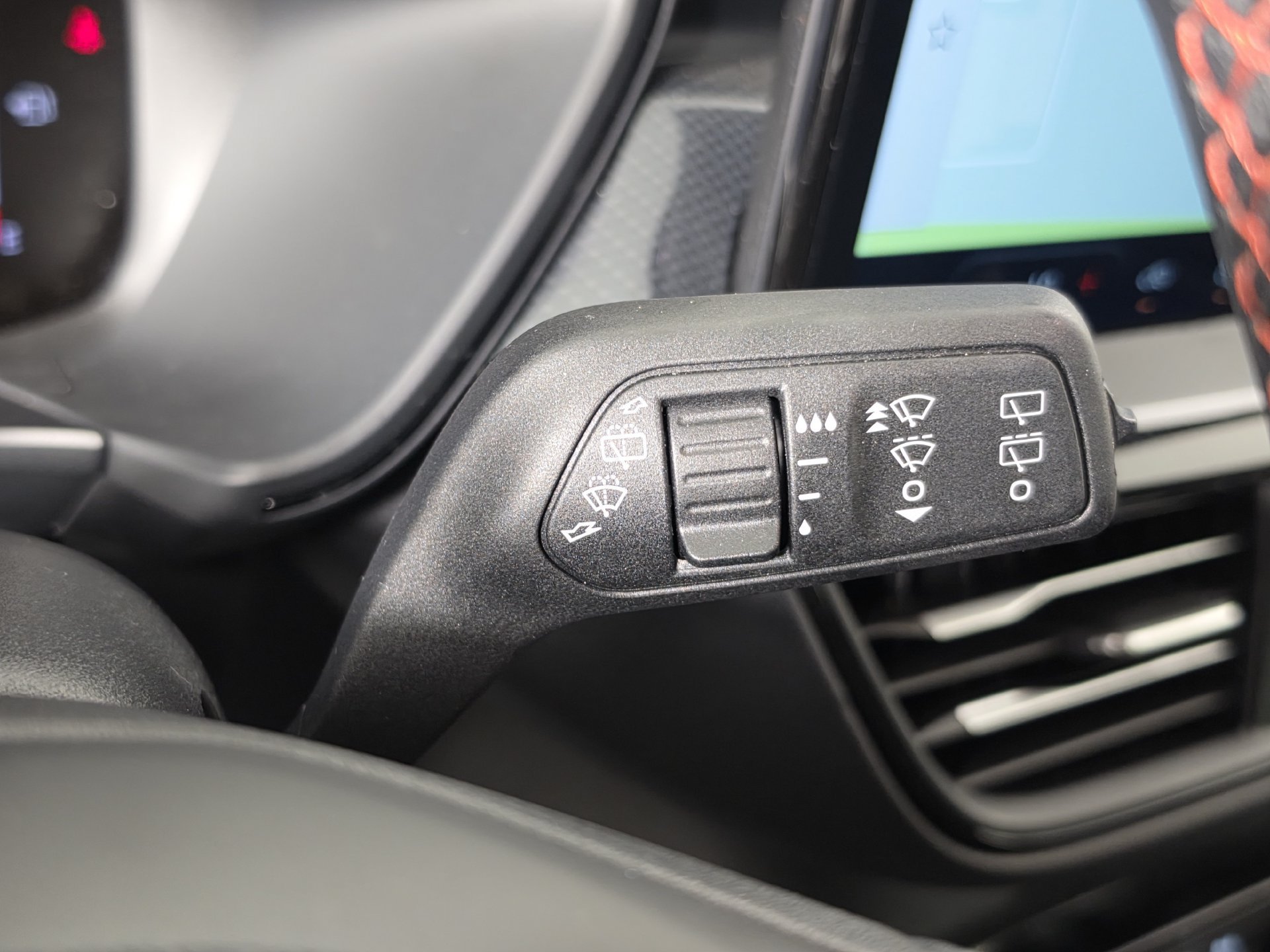 Used 2025 Ford Escape ST-Line w/ Equipment Group 301A FWD image 12
