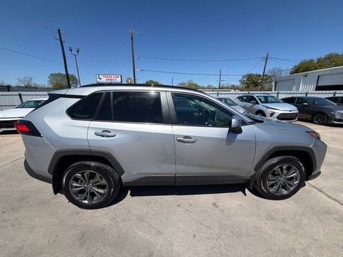 Used 2022 Toyota RAV4 Limited image 2