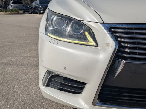 Used 2014 Lexus LS 460 AWD w/ Comfort Package image 10