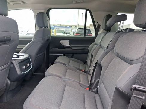 Used 2025 Ford Expedition Active image 6