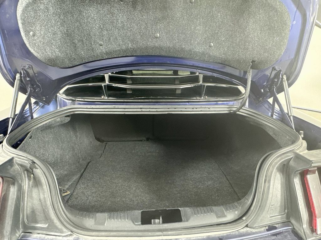 Used 2020 Ford Mustang Coupe RWD image 29