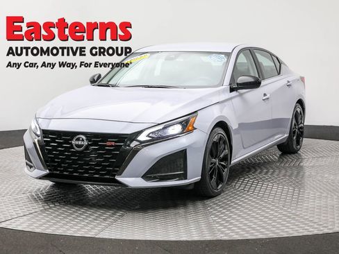 Used 2024 Nissan Altima 2.5 SR image 1