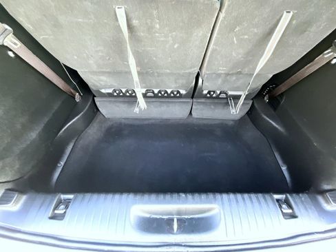 Used 2025 Chrysler Pacifica Select image 24