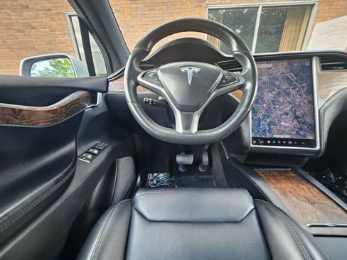 Used 2018 Tesla Model X 100D AWD/4WD image 4