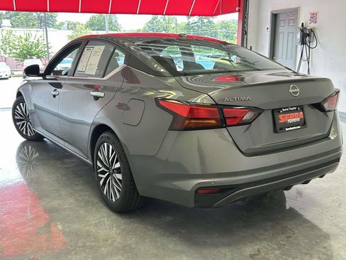 Used 2025 Nissan Altima 2.5 SV FWD image 5