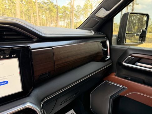 Used 2025 GMC Sierra 3500 Denali Ultimate image 24