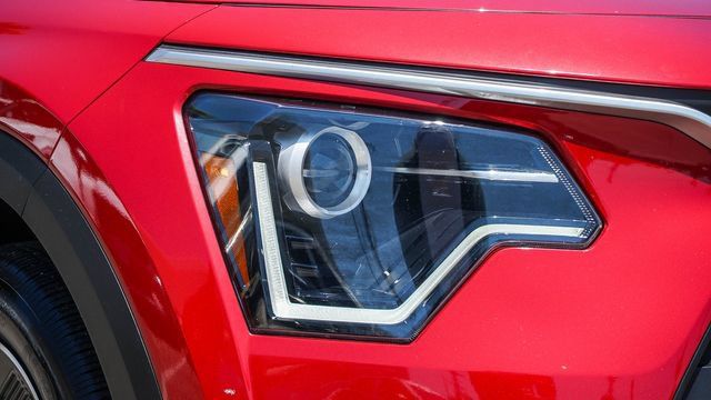 Certified 2025 Kia Niro EX FWD image 5