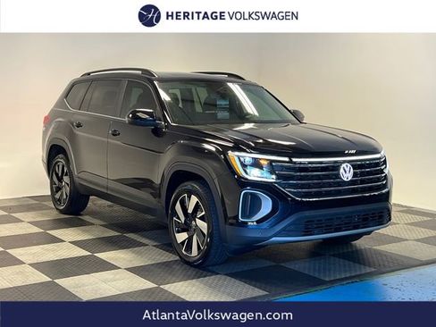 Certified 2025 Volkswagen Atlas SE FWD image 1