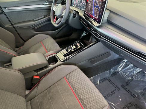 New 2026 Volkswagen Golf SE FWD image 15