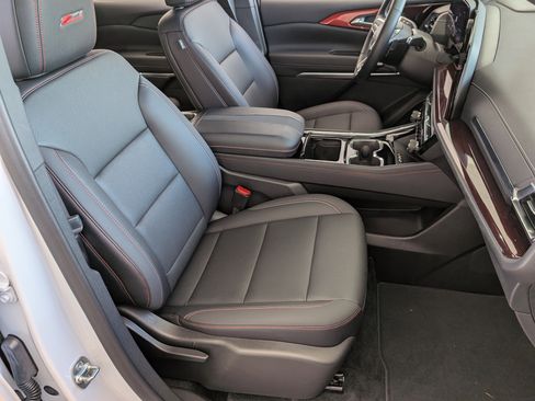 Used 2025 Chevrolet Traverse Z71 w/ Driver Confidence Package image 21