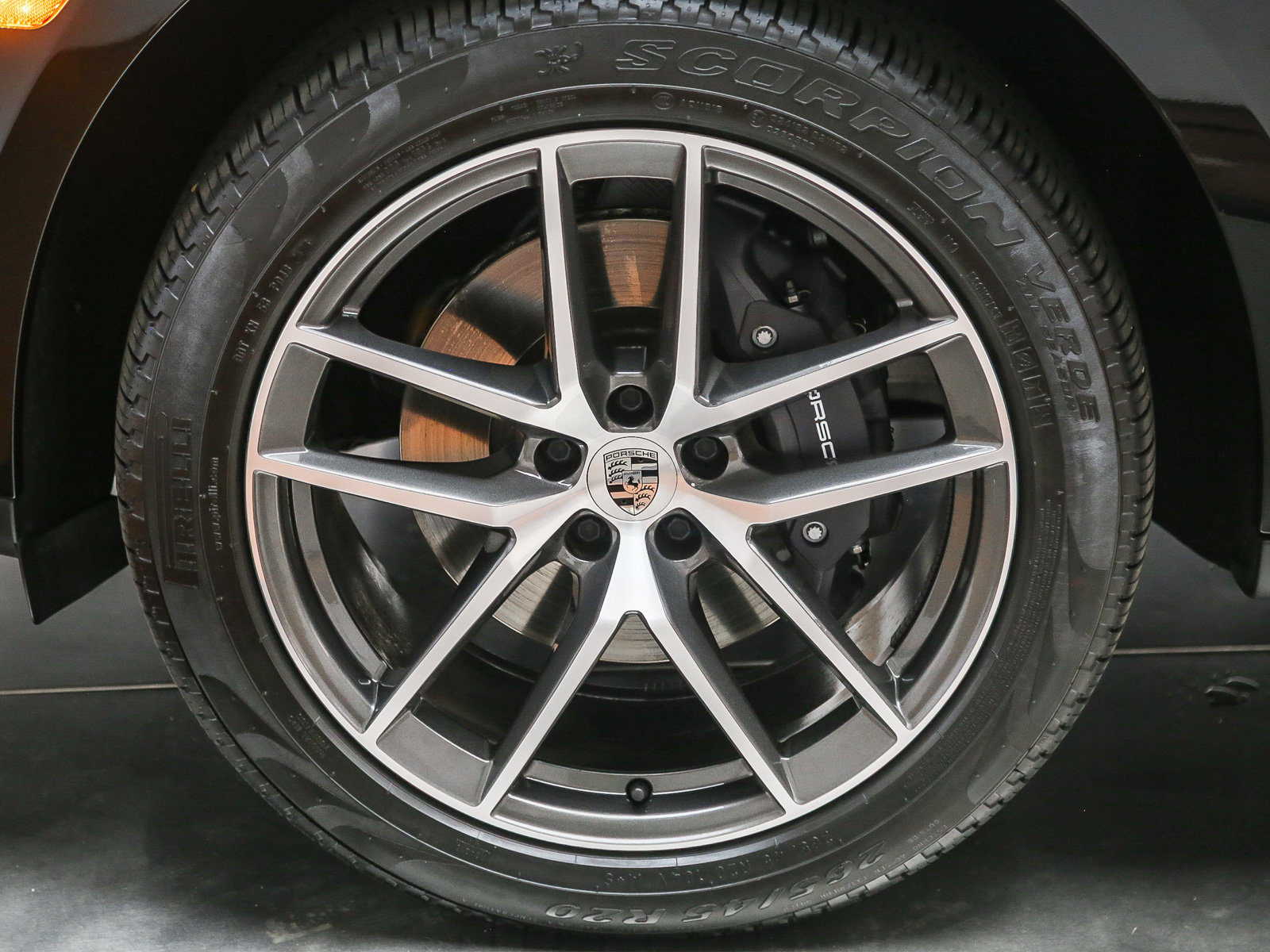 Certified 2023 Porsche Macan AWD/4WD image 13