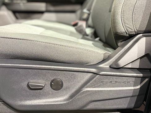 New 2026 Ford F250 XLT w/ XLT Premium Package image 38